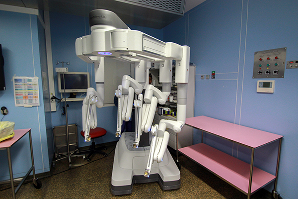 HUHM_APHP_Robot_Davinci